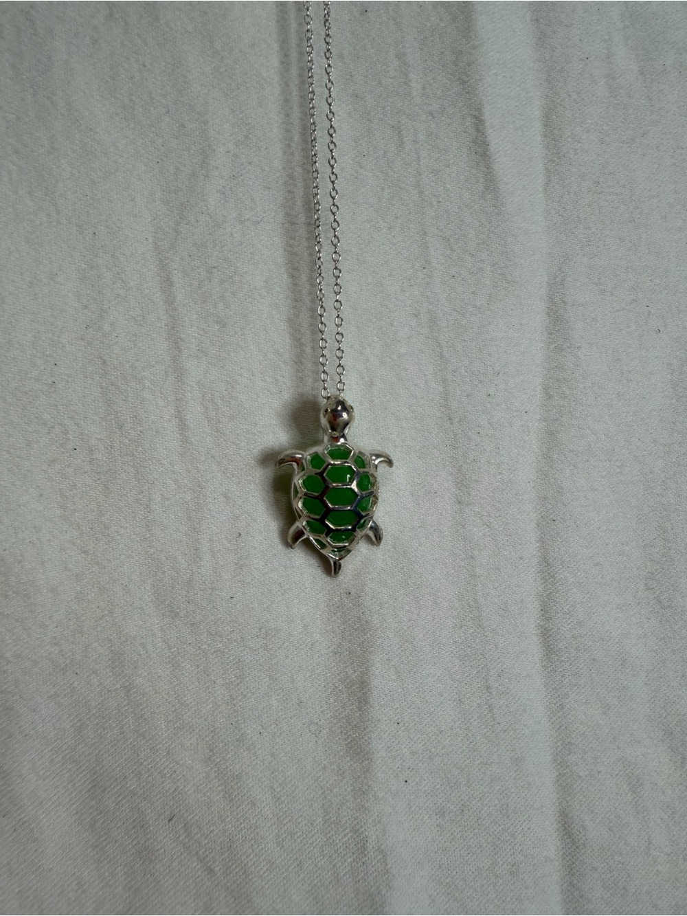 Sterling Silver Dyed Jade Turtle Pendant Necklace with 18in Chain 925